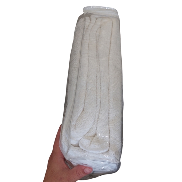 Highgate Manor Queen/Full White Lace Trim Blanket - NIP - Picture 5 of 11